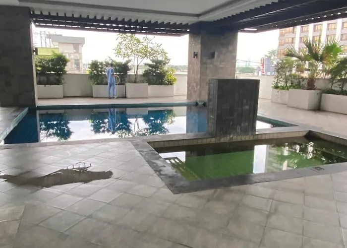 Penthouse Loft Unit With Balcony 3309 Ama Tower Apartment