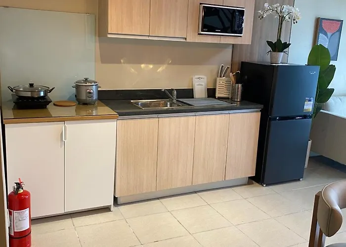 Penthouse Loft Unit With Balcony 3309 Ama Tower * Manila