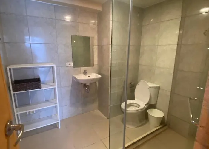Apartment Penthouse Loft Unit With Balcony 3309 Ama Tower