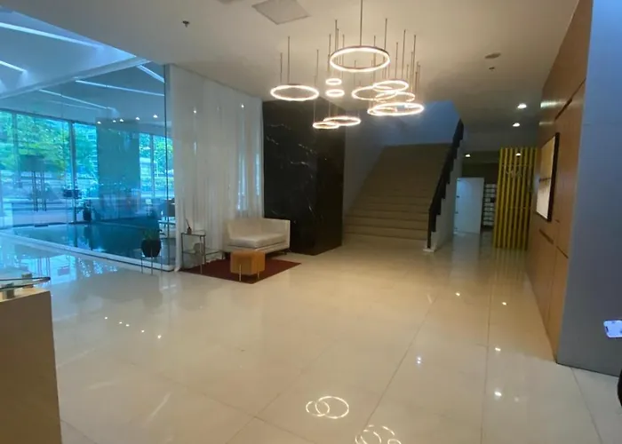 Penthouse Loft Unit With Balcony 3309 Ama Tower Apartment *