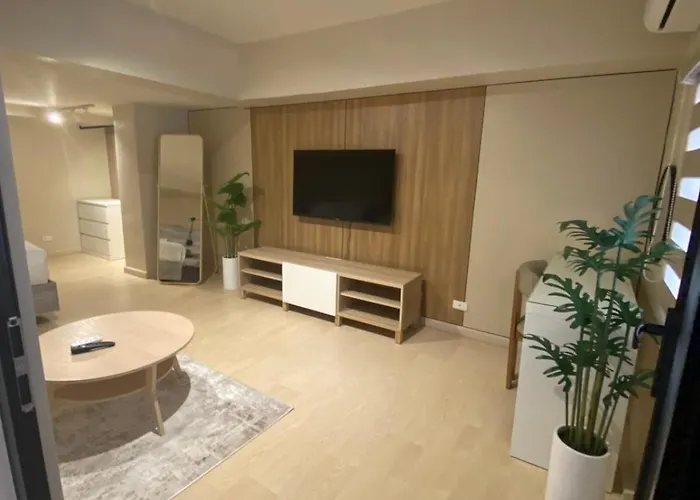 Penthouse Loft Unit With Balcony 3309 Ama Tower * Manila