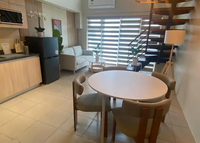 Penthouse Loft Unit With Balcony 3309 Ama Tower Apartment
